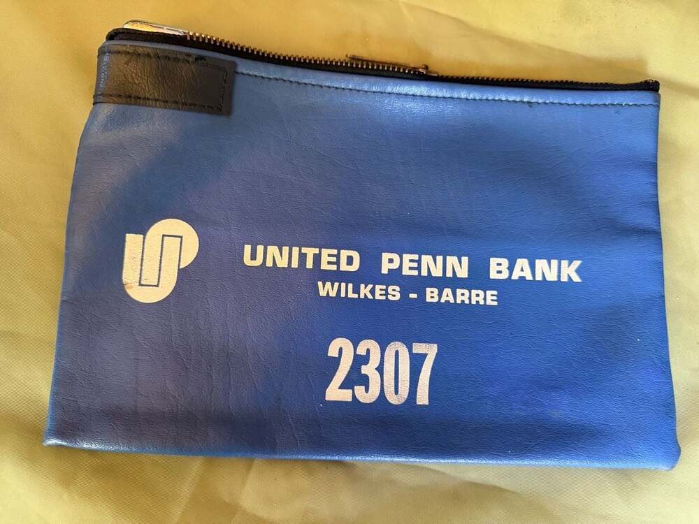 Vintage United Penn Bank Wilkes-Barre Vinyl Bank Deposit Bag